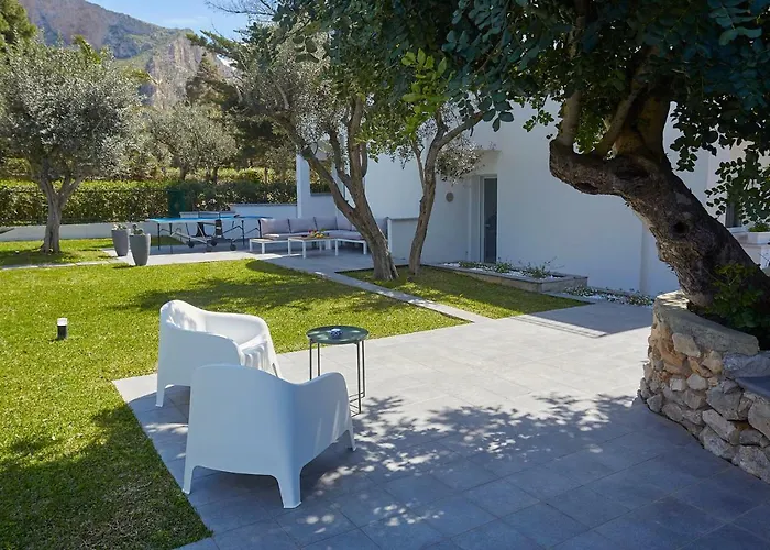 Casa Del Melograno Con Idromassaggio E Giardino 別荘