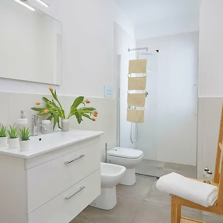 Casa Del Melograno Con Idromassaggio E Giardino Terrasini