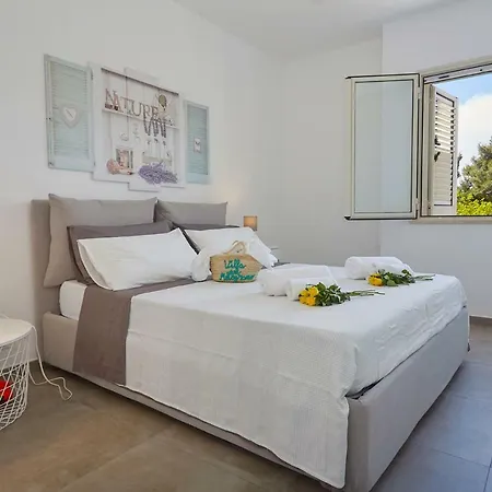 Feriehus Casa Del Melograno Con Idromassaggio E Giardino *