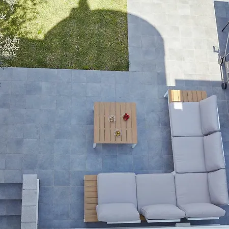 Casa Del Melograno Con Idromassaggio E Giardino Holiday home *