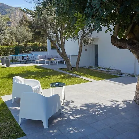 Casa Del Melograno Con Idromassaggio E Giardino Feriehus