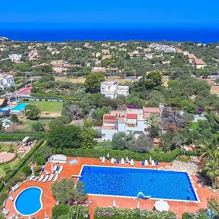 Casa Del Melograno Con Idromassaggio E Giardino Holiday home *